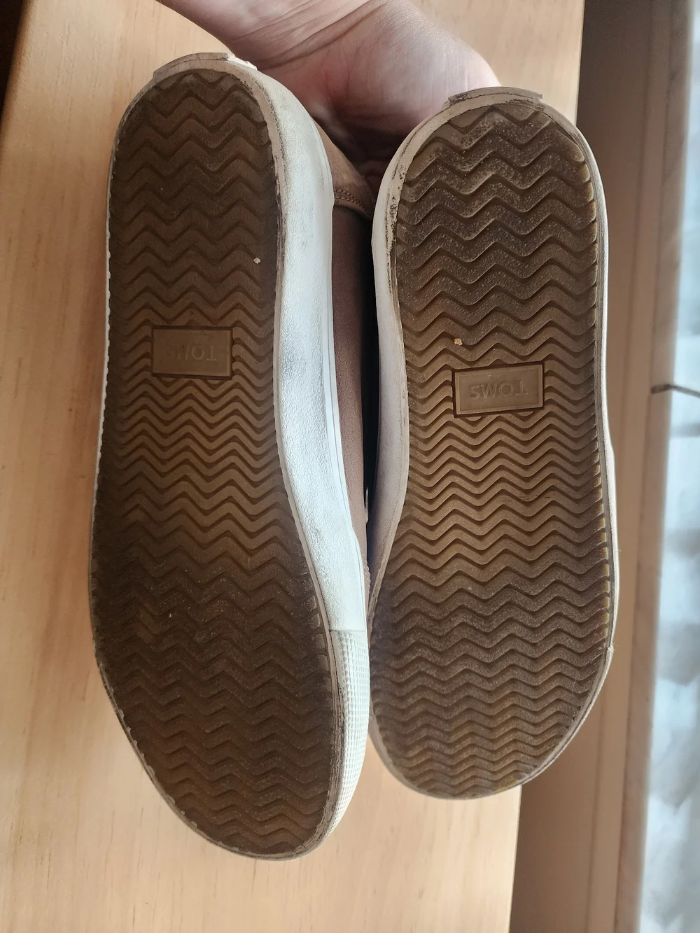 TOMS Boys Fenix Mid Top Sneaker Toffee Brown Size 6